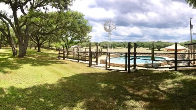 Poco Loco Ranch — Texas Hill Country guest ranch in Boerne